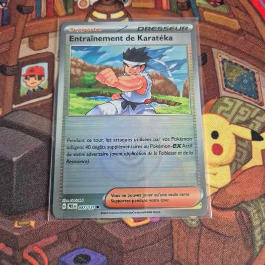 Entraînement de Karatéka Reverse Pokeball - 097/131 Evolutions Prismatiques