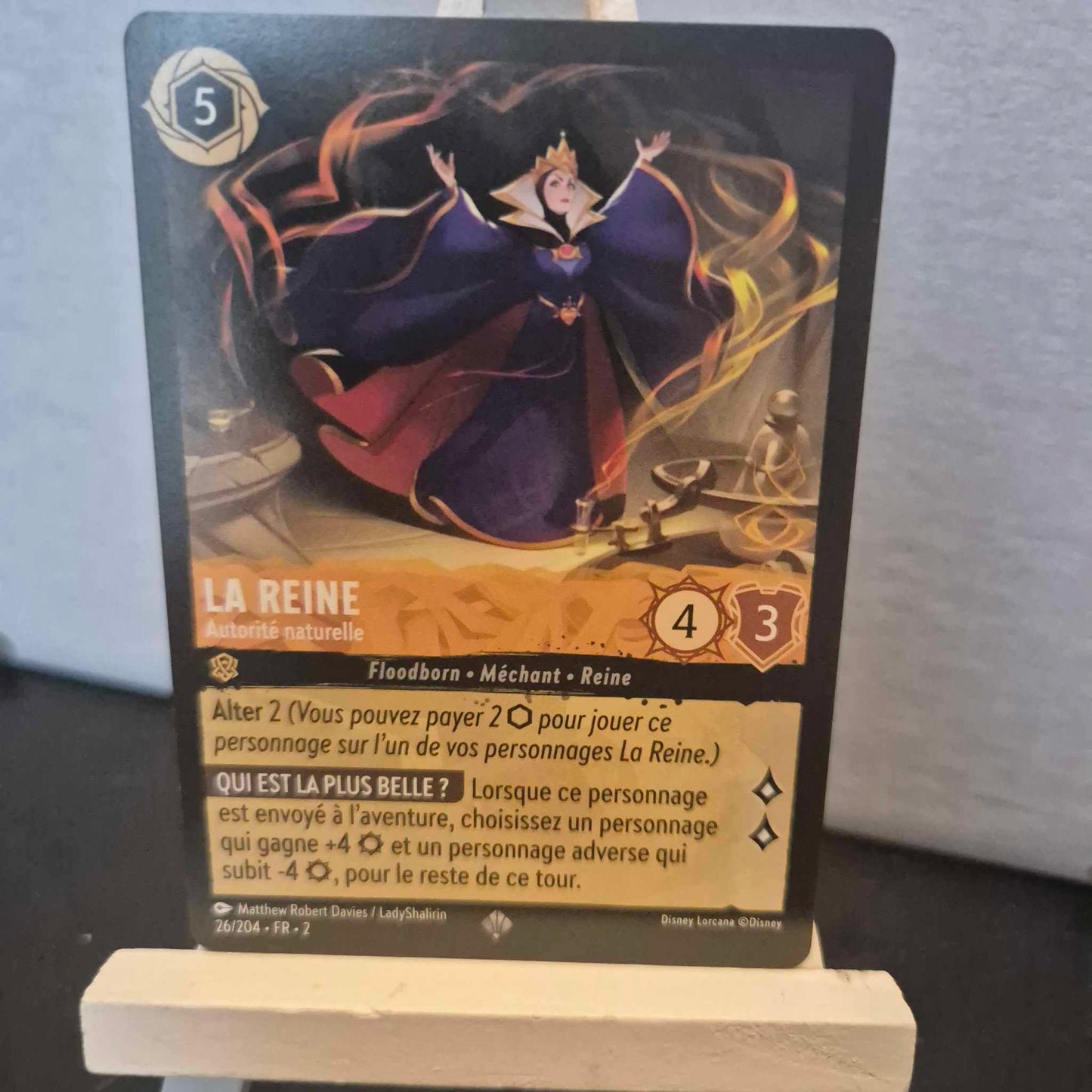 La Reine Autorité Naturelle - Super Rare 26/204