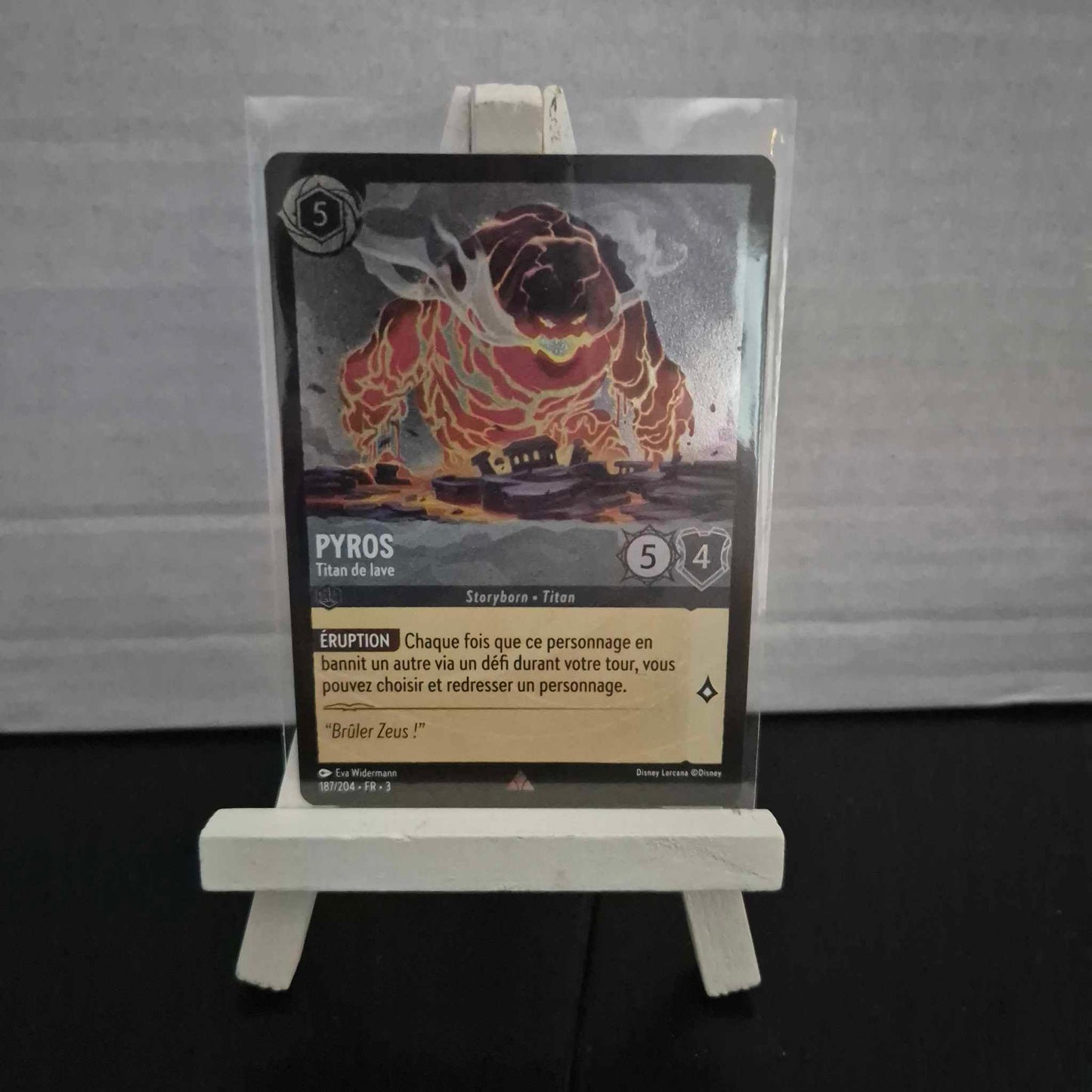 Pyros Titan de Lave -Rare 187/204